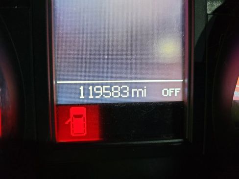 Used 2018 Dodge Grand Caravan GT image 3