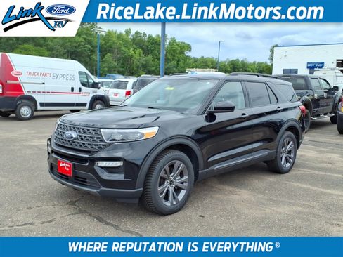 Certified 2023 Ford Explorer XLT w/ Equipment Group 202A AWD/4WD image 1