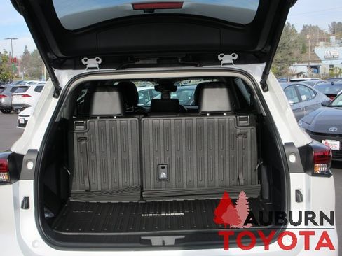 New 2026 Toyota Highlander XLE image 5