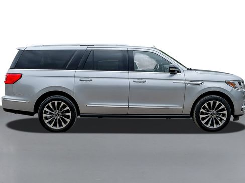 Used 2020 Lincoln Navigator L Reserve RWD image 5