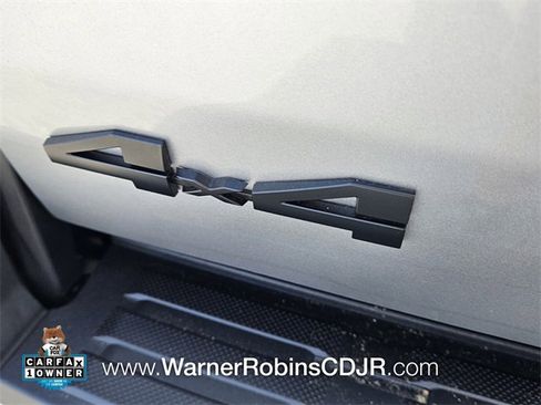 Used 2025 Toyota Tacoma TRD Sport image 11