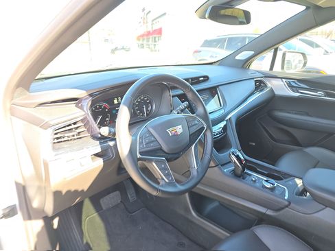 Used 2025 Cadillac XT5 Premium Luxury image 19