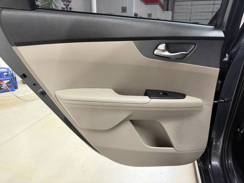 Used 2020 Kia Forte LXS FWD image 12