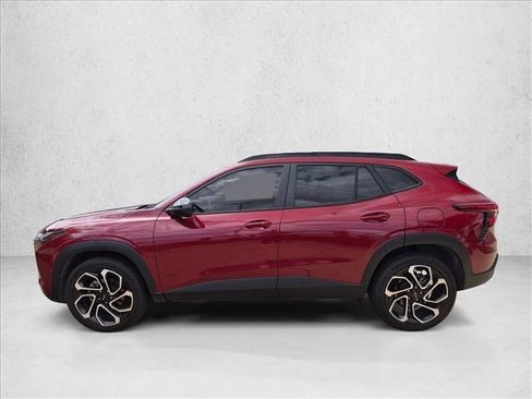 Used 2024 Chevrolet Trax RS w/ Sunroof Package FWD image 8