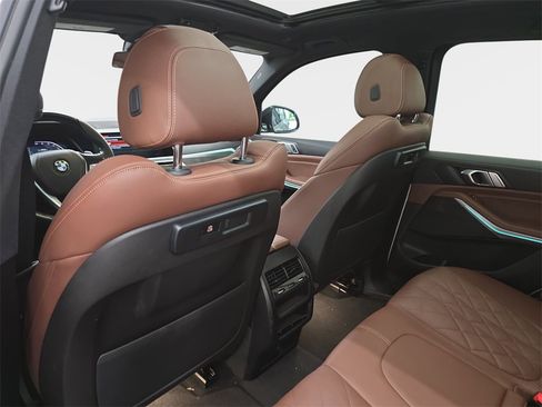Certified 2023 BMW X5 sDrive40i image 11