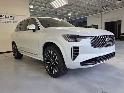 New 2026 Volvo XC90 B5 Plus w/ Protection Package Premier AWD/4WD image 4