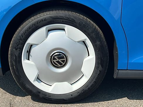 New 2025 Volkswagen ID. Buzz 1st Edition image 9