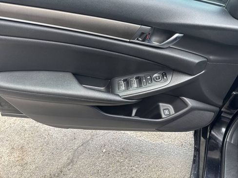 Used 2019 Honda Accord LX image 12