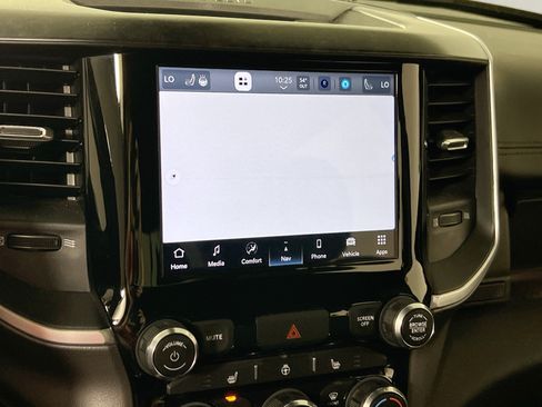 Used 2022 RAM 1500 Big Horn AWD/4WD image 13