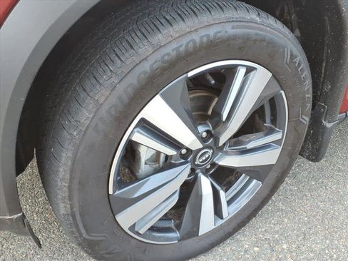 Certified 2024 Nissan Rogue SL image 8