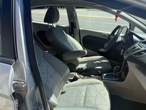 Used 2013 Ford Fiesta SE w/ Super Fuel Economy Pkg image 7