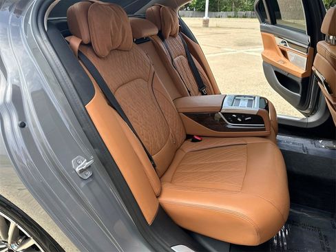 Used 2020 BMW 750i xDrive w/ Executive Package AWD/4WD image 44