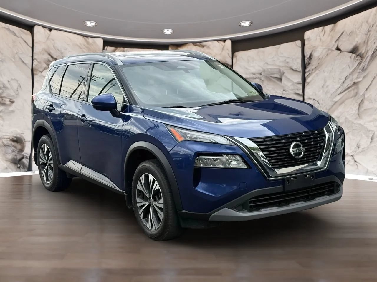 Used 2021 Nissan Rogue SV w/ Premium Package AWD/4WD image 1