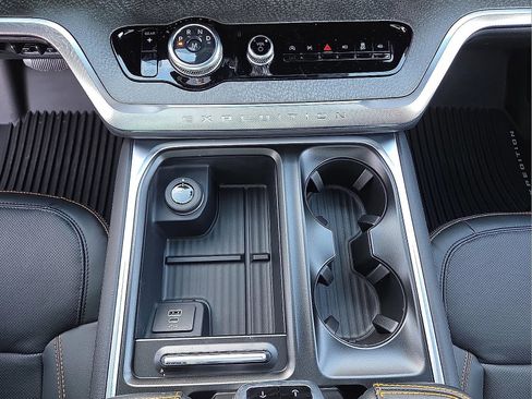 New 2026 Ford Expedition Tremor image 25