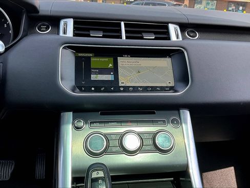 Used 2017 Land Rover Range Rover Sport SE AWD/4WD image 18