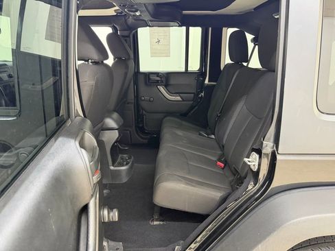 Used 2017 Jeep Wrangler Unlimited Sport w/ Connectivity Group image 15