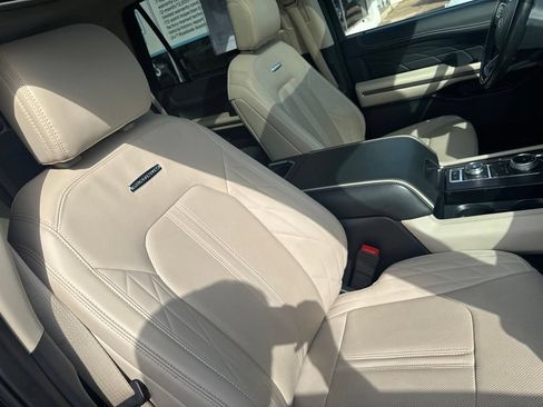 Used 2023 Ford Expedition Platinum AWD/4WD image 40