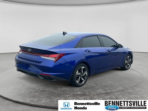 Used 2023 Hyundai Elantra SEL w/ Convenience Package FWD image 5