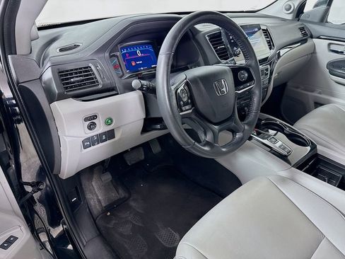 Used 2019 Honda Pilot Touring image 9