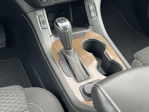 Used 2019 GMC Acadia SLE image 15