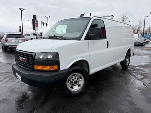 Used 2023 GMC Savana 2500 w/ Driver Convenience Package image 3