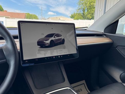 Used 2022 Tesla Model Y Long Range AWD/4WD image 14