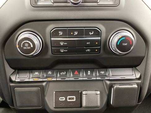 Used 2024 Chevrolet Silverado 1500 Custom image 20