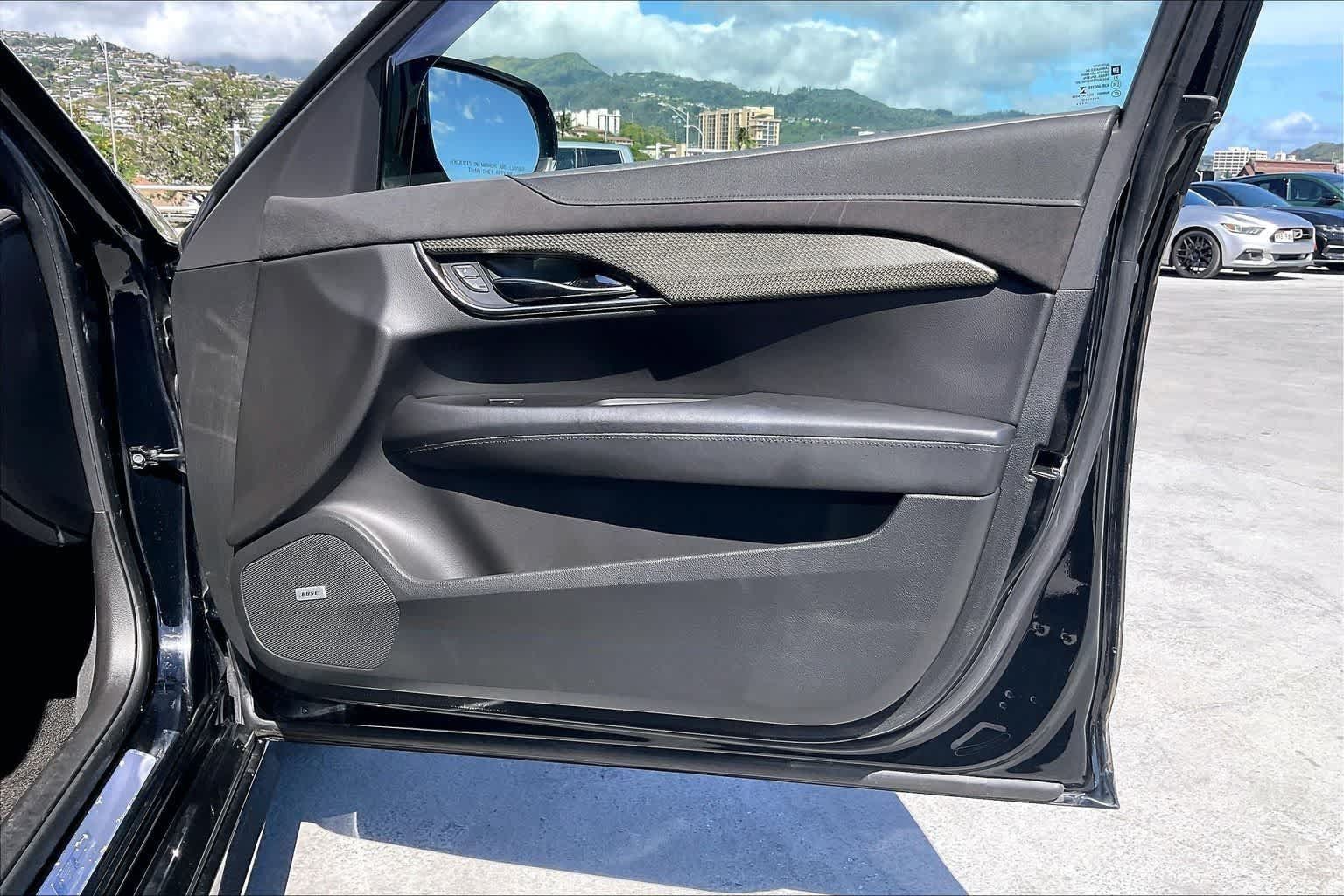 Used 2017 Cadillac ATS V w/ Luxury Package RWD image 28