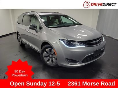 Used 2017 Chrysler Pacifica Platinum