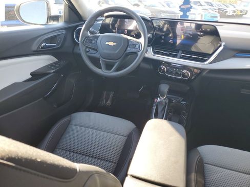 Used 2026 Chevrolet Trax LT image 11