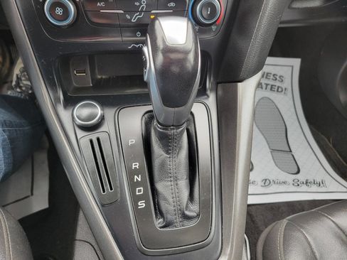Used 2016 Ford Focus SE w/ Equipment Group 201A FWD image 24