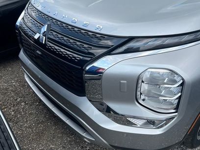 Used 2023 Mitsubishi Outlander SE