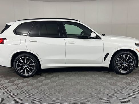 Used 2023 BMW X5 xDrive40i w/ M Sport Package AWD/4WD image 3