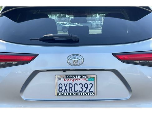 Used 2021 Toyota Highlander L FWD image 47