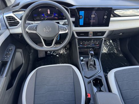 New 2025 Volkswagen Taos SE image 11
