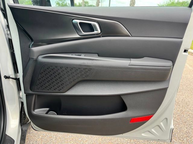 New 2026 Kia Carnival SX w/ SX Dark Edition Package FWD image 25