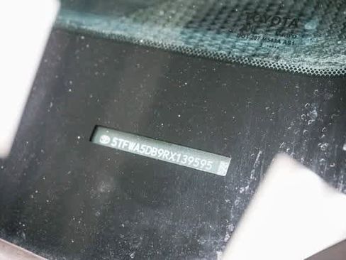 Used 2024 Toyota Tundra Limited image 29