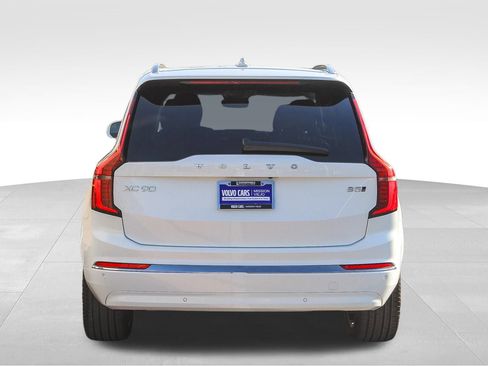 Used 2025 Volvo XC90 B5 Plus image 6