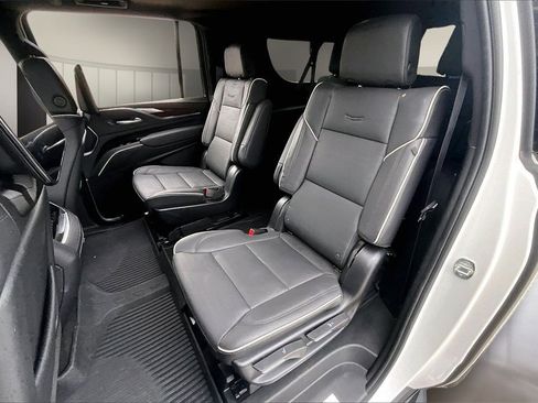 Used 2024 Cadillac Escalade ESV Premium Luxury image 26