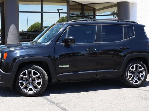 Used 2018 Jeep Renegade Latitude FWD image 5