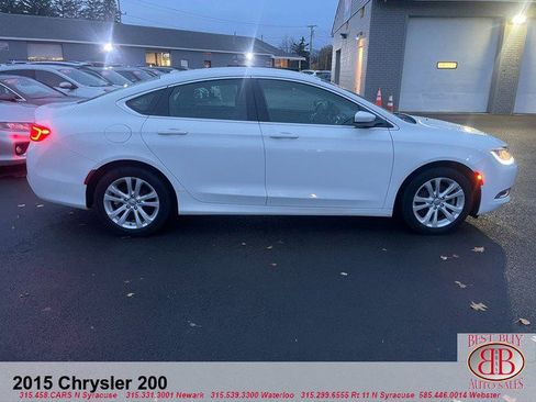 Used 2015 Chrysler 200 Limited w/ Convenience Group image 2