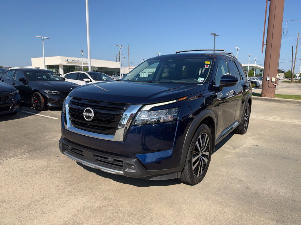 Used 2024 Nissan Pathfinder Platinum w/ Cargo Package FWD image 1