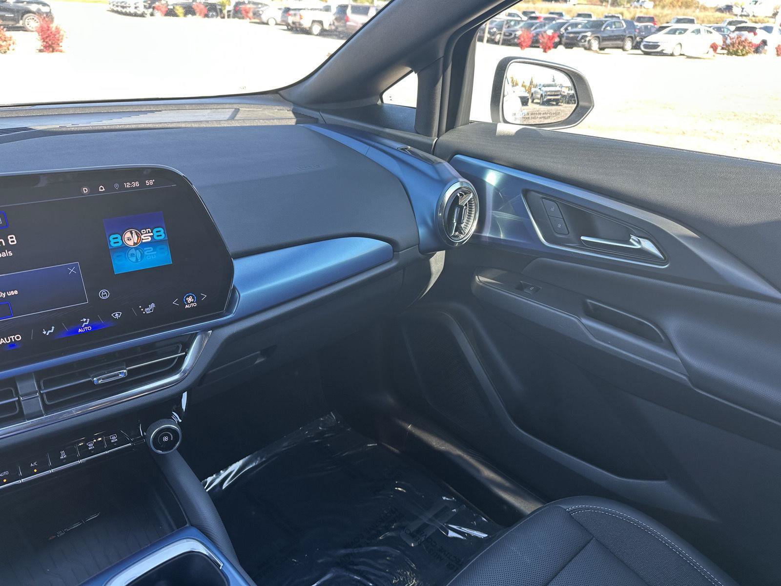 Used 2025 Chevrolet Equinox EV LT w/ Convenience Package FWD image 41