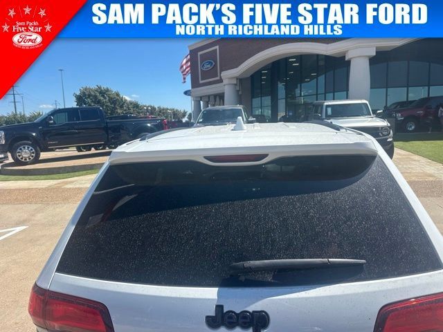 Used 2021 Jeep Grand Cherokee Laredo X AWD/4WD image 10