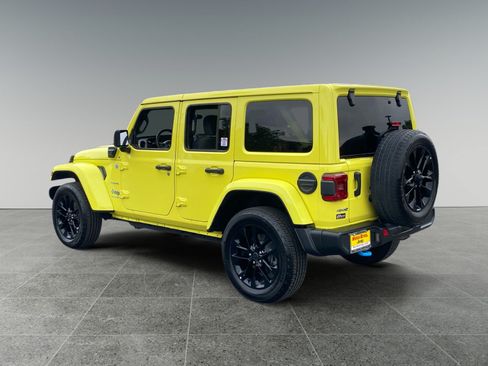 Used 2024 Jeep Wrangler Unlimited Sahara AWD/4WD image 3