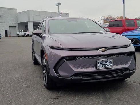 New 2026 Chevrolet Equinox EV LT image 3