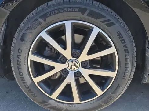 Used 2017 Volkswagen Jetta SE image 48