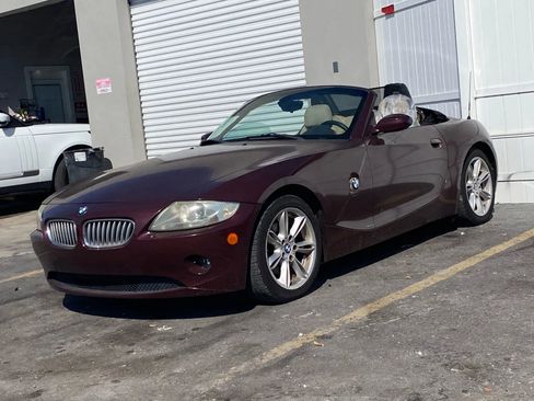 Used 2005 BMW Z4 3.0i image 2