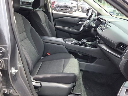 Used 2024 Nissan Rogue SV FWD image 13