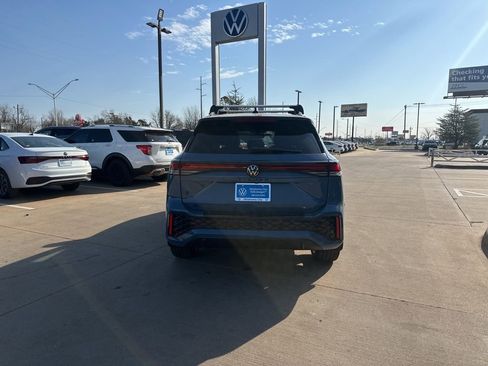 New 2026 Volkswagen Tiguan SE R-Line AWD/4WD image 6